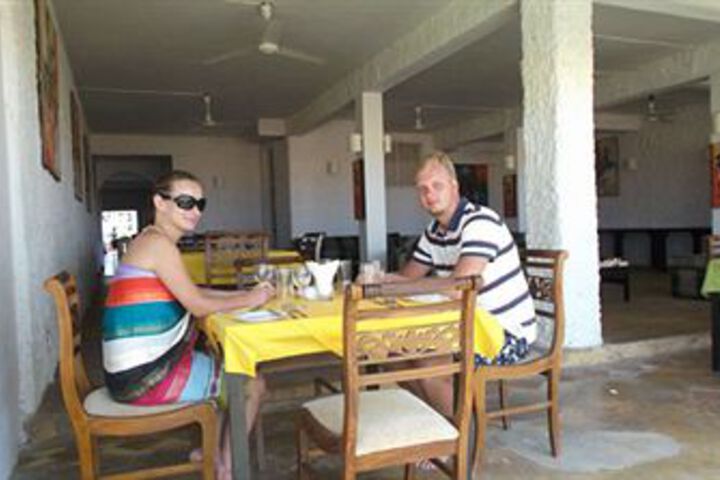 Dining 33 of 42