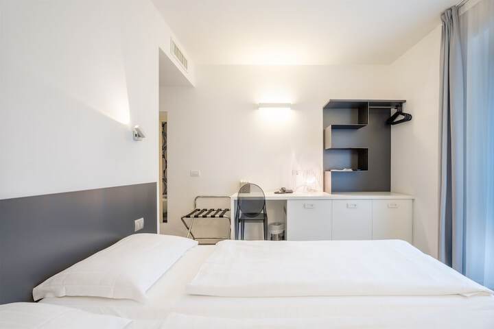 Room 15 of 85