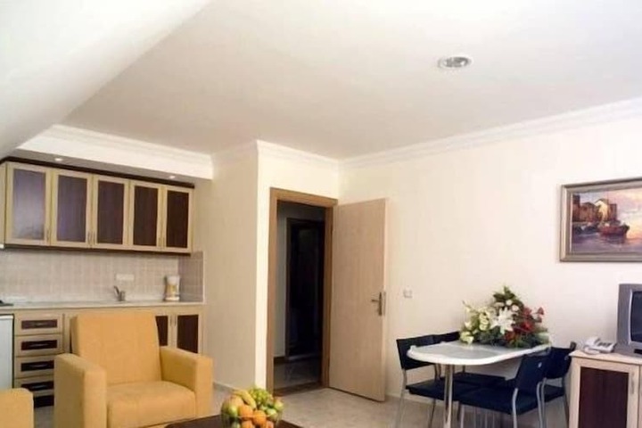 Room 7 of 75