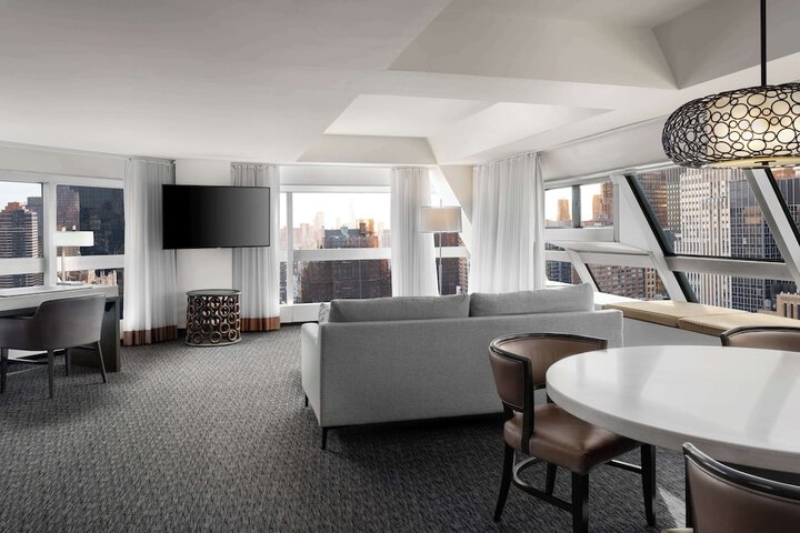 Room 32 of 108