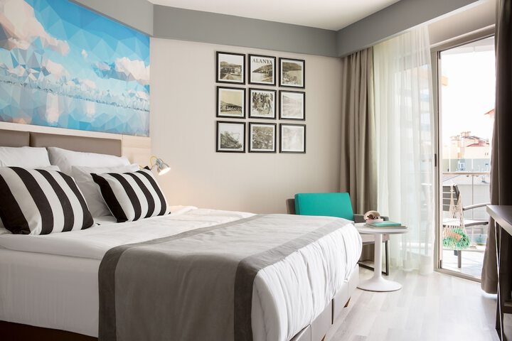 Room 14 of 74