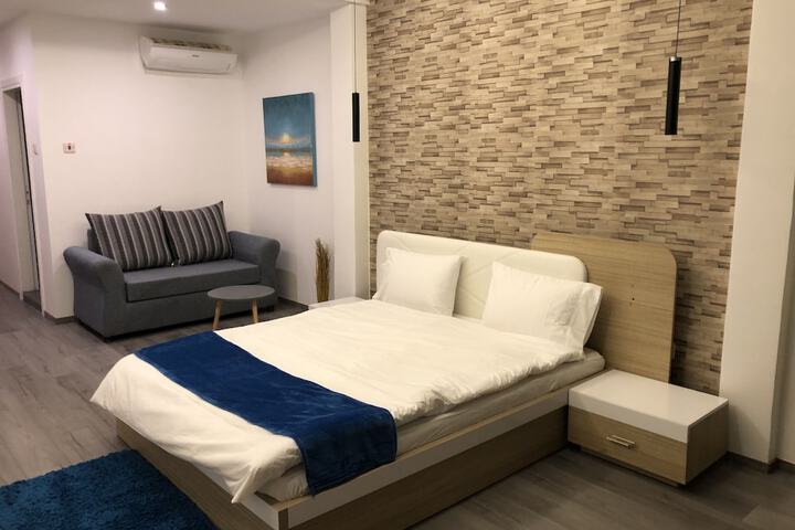 Room 6 of 20