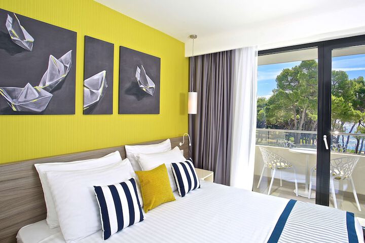 Room 25 of 130