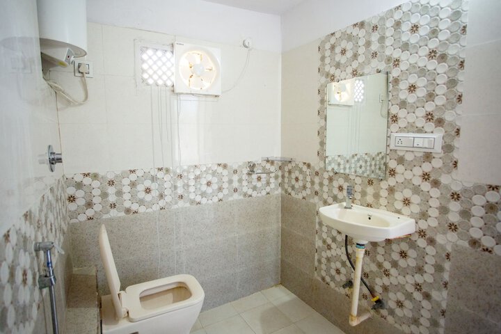 Room 16 of 30