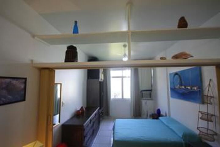 Room 10 of 27