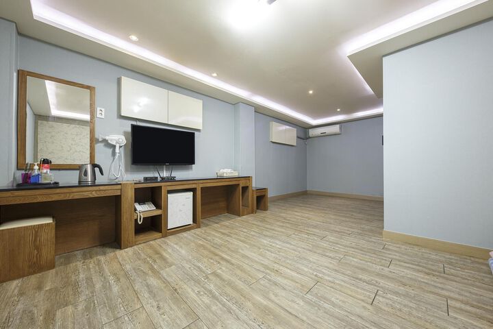 Room 40 of 52