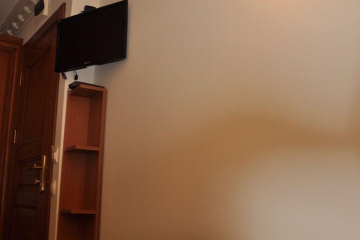 Room 14 of 26