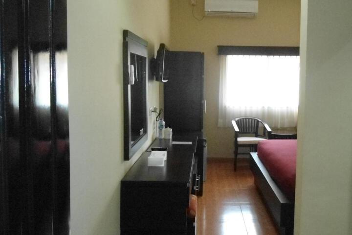 Room 4 of 5