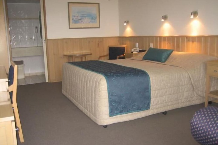 Room 6 of 42