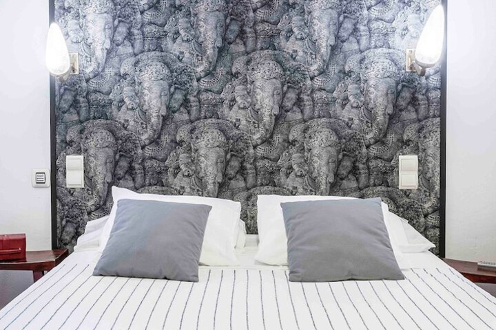 Room 4 of 35