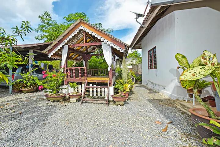 Homestay Masha Padang Besar by Zuzu