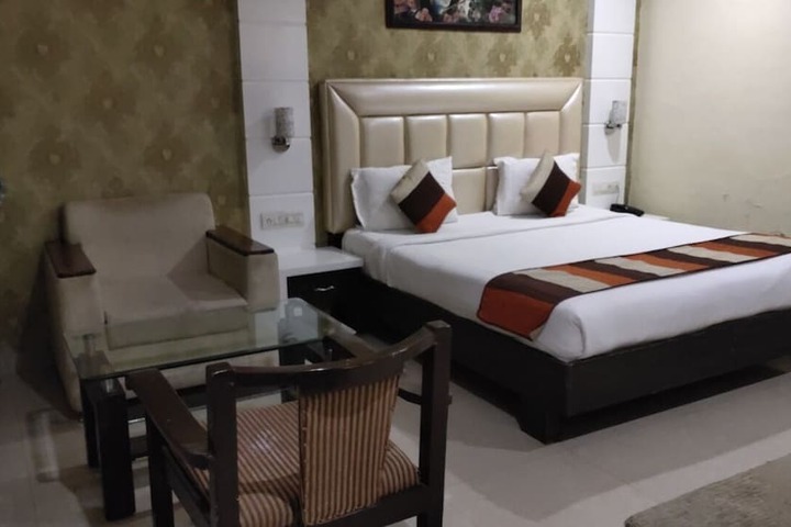 Room 10 of 37