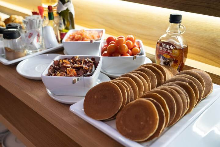 Breakfast/Coffee Service 81 of 93