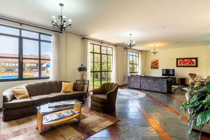Entrance & Lobby
