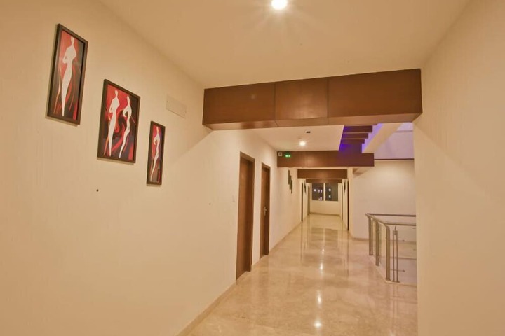 Ballroom/Hall 58 of 74