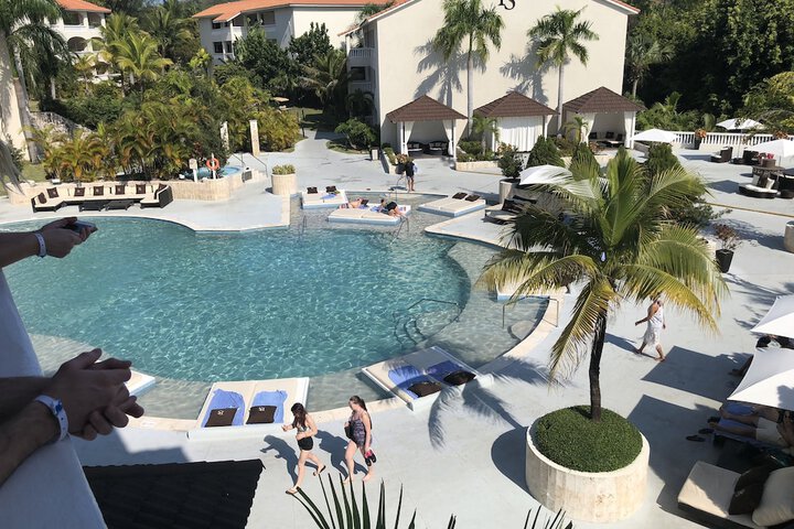 Hotel with Pool