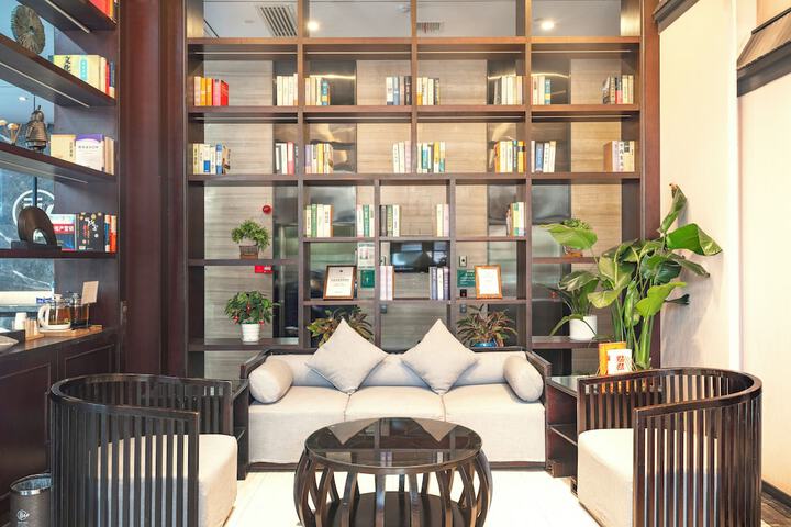 Hotel Interior 24 of 27