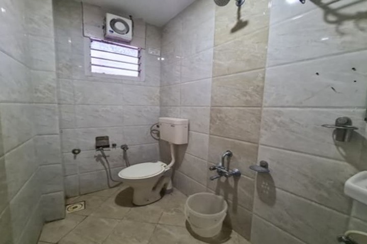 Room 17 of 19