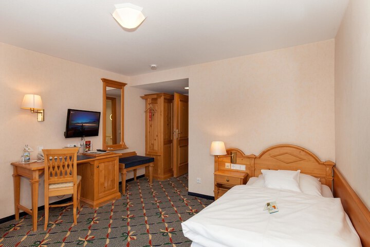 Room 17 of 140