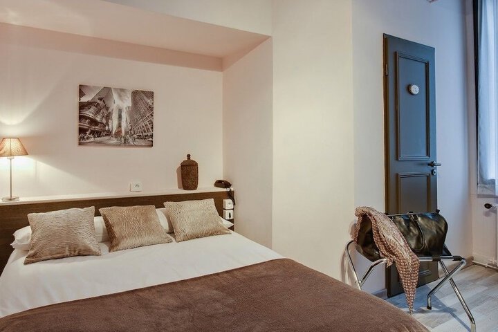 Room 2 of 18