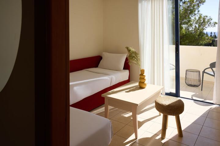 Room 54 of 212