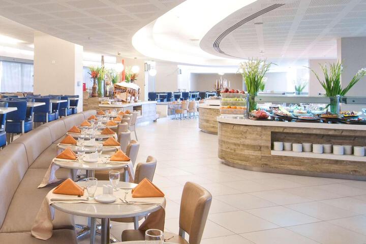 Dining 67 of 147