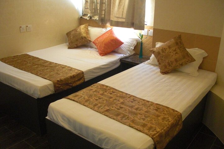 Room 9 of 30