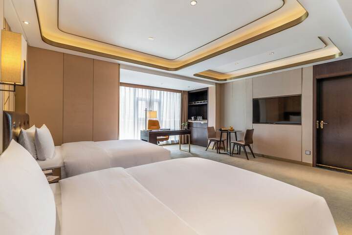 Room 33 of 49