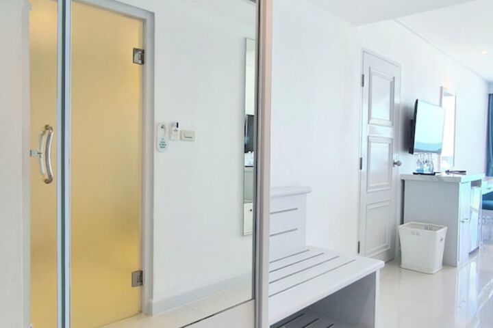 Room 25 of 111