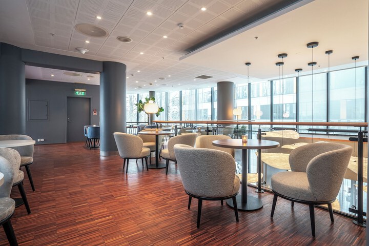 Entrance & Lobby