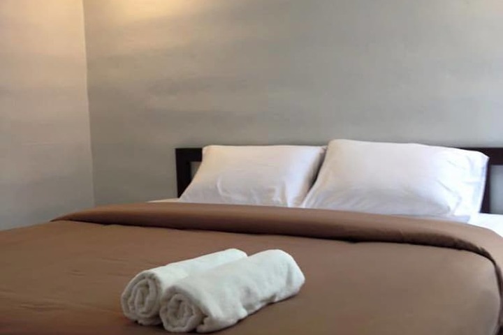 Room 4 of 23