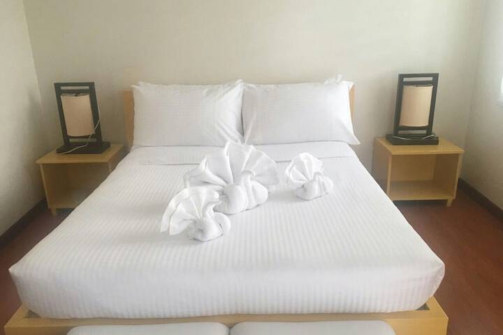 Room 4 of 23