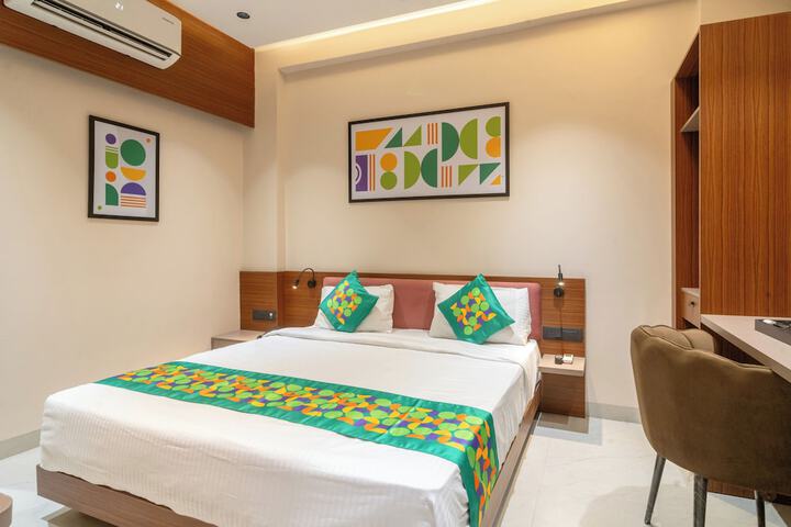 Room 8 of 40
