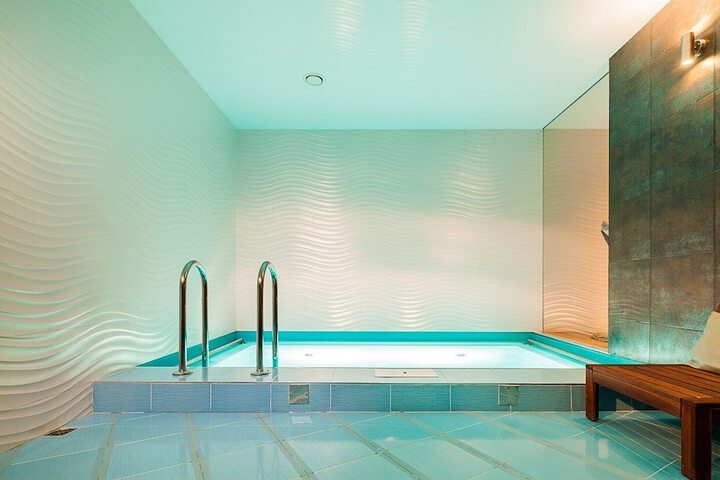 Pool 42 of 79