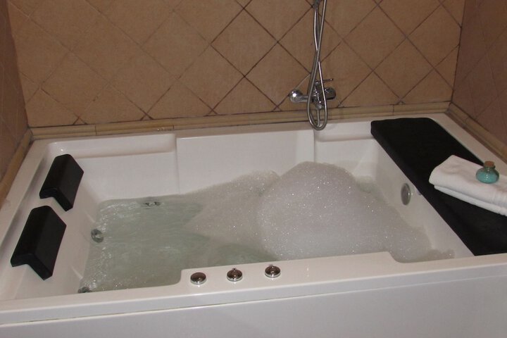 Hot Tub 41 of 67