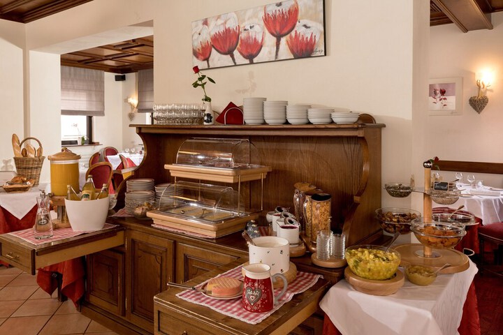 Breakfast/Coffee Service 22 of 39