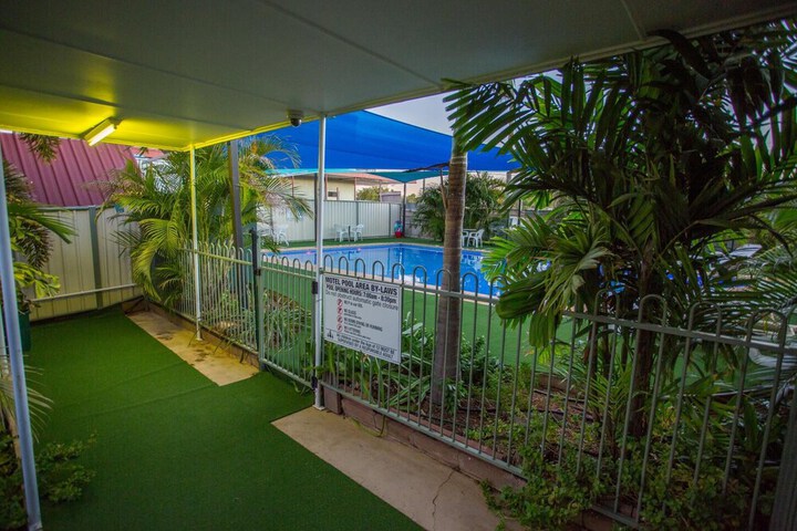 Pool 21 of 31