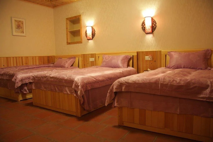 Room 6 of 19