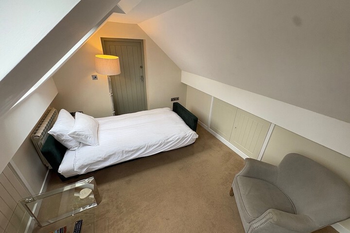 Room 19 of 44