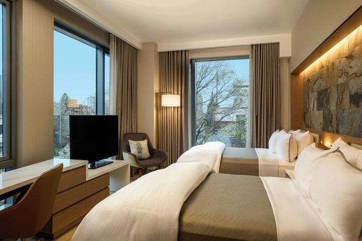 Room 7 of 24