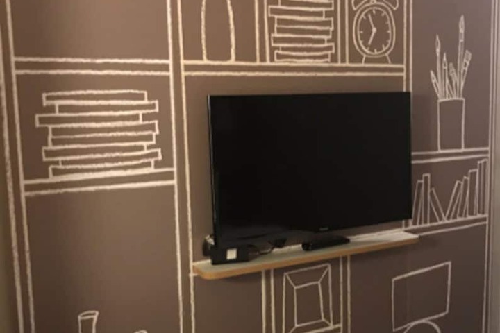 Room 11 of 30