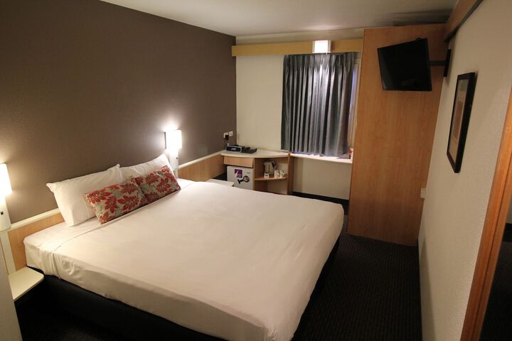 Room 5 of 51