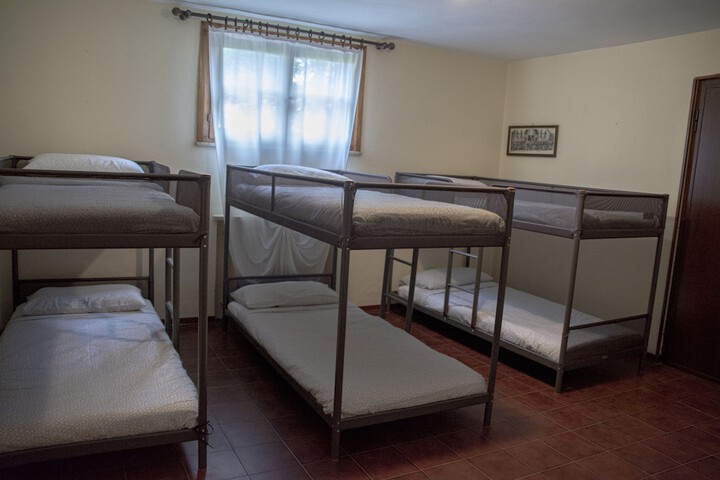 Room 5 of 31