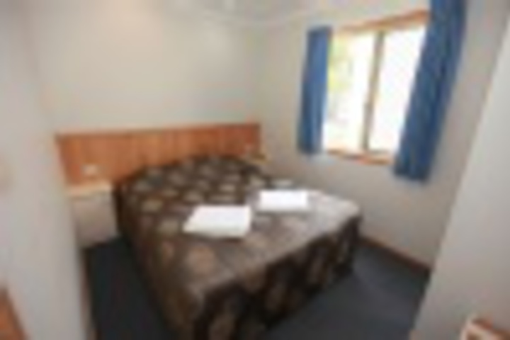 Room 40 of 324
