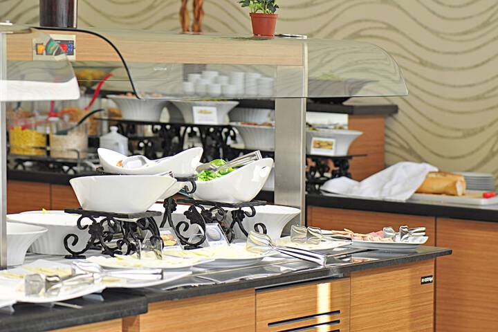 Breakfast/Coffee Service 32 of 60