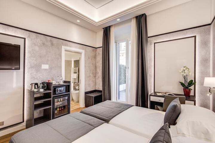 Room 42 of 79