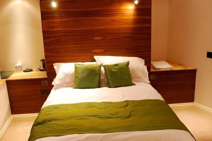 Room 35 of 64