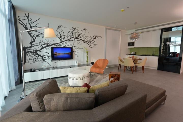 Room 18 of 68