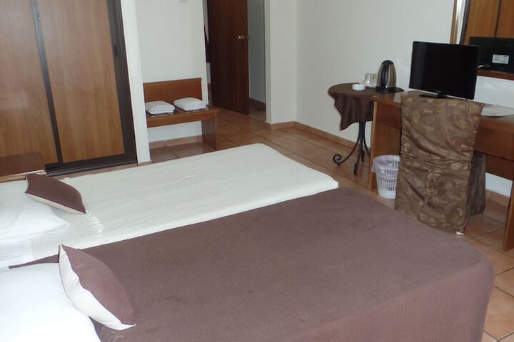 Room 6 of 64