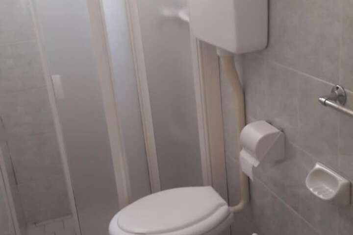 Room 12 of 36